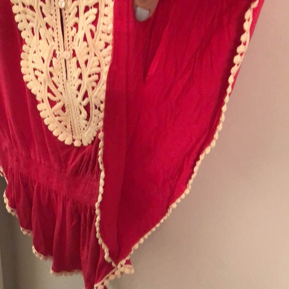 Pretty pink top with cream macrame design. - Picture 3 of 7